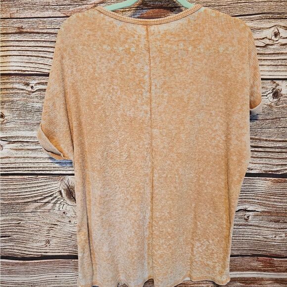 Peach Love CA short Sleeve top Women's small cream/ lt burnt orange Pre-owned - Picture 2 of 3